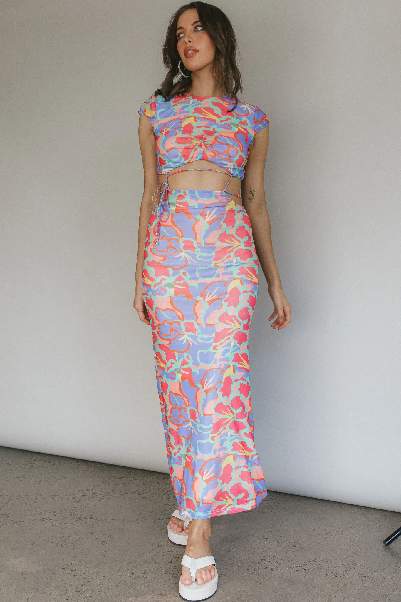 Capri Cap Sleeve String Maxi Dress Blue/Red - Image 3