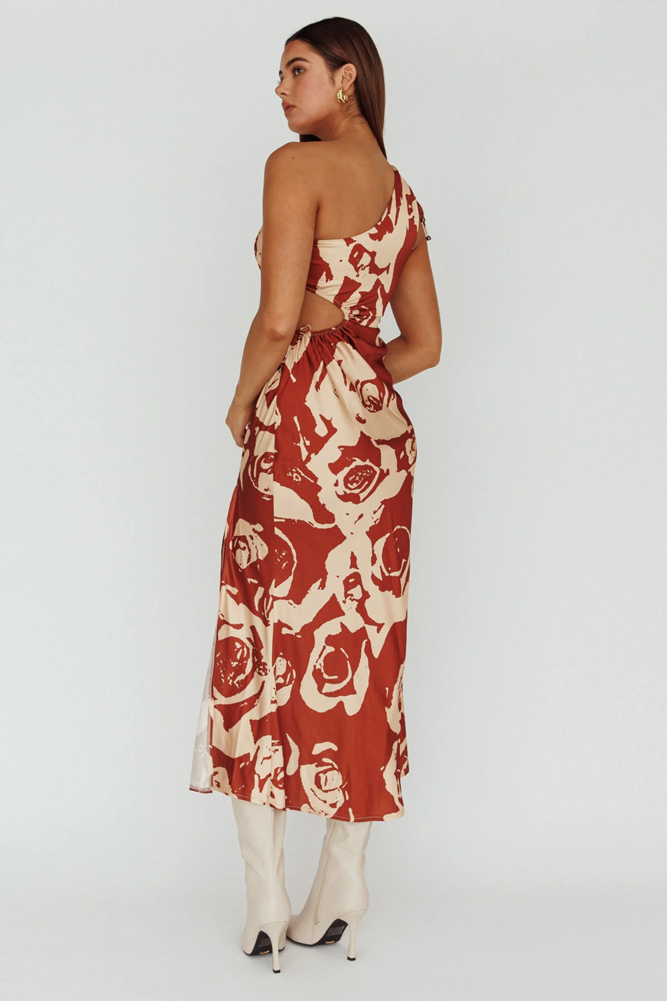 Charisma One-Shoulder Cut-Out Midi Dress Floral Coffee - Image 2